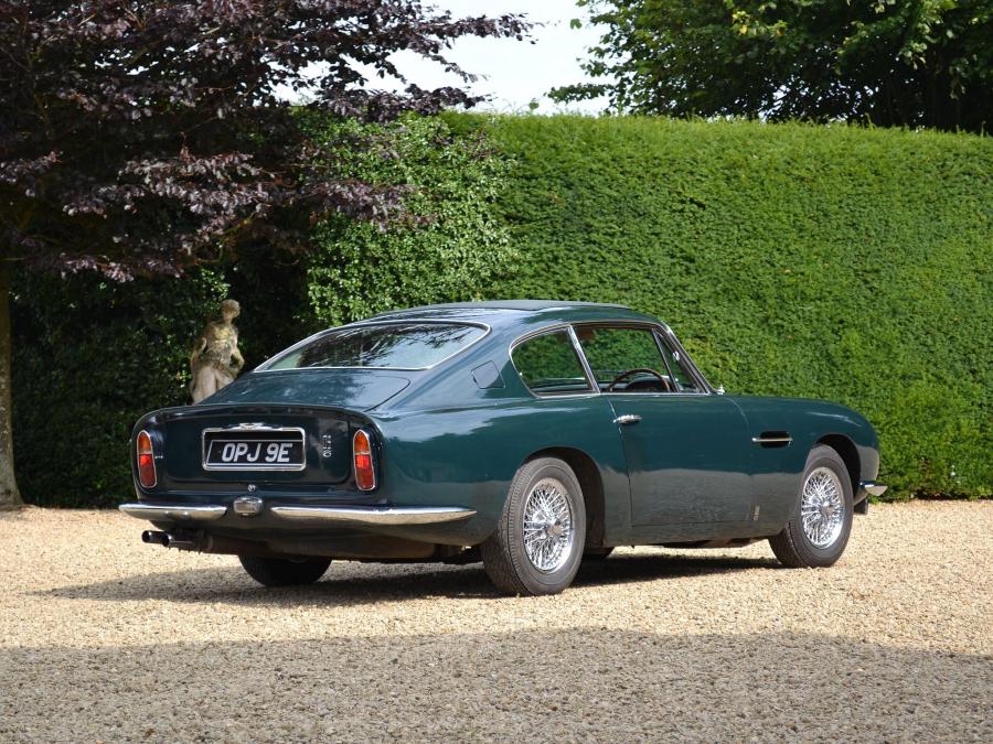  Aston Martin DB6 1965 года  (UK) (фото 16 из 26)